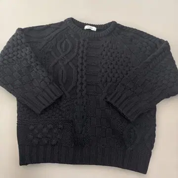 새상품급 INGEBORG 블랙 케이블 니트 스웨터
