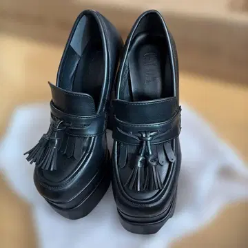 제이다 GYDA 청키힐 로퍼 펌프스 블랙 태슬 통굽