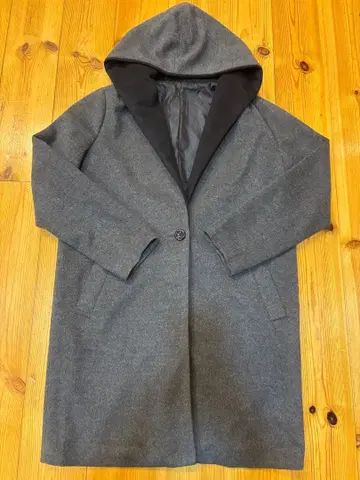 후드 부착 그레이 코트