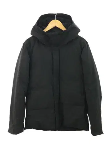 UNITED TOKYO 라미네이티드 후디드 다운