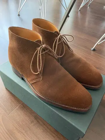 [새상품급] 크로켓&존스 스웨이드 처카 부츠 EVESHAM 8E