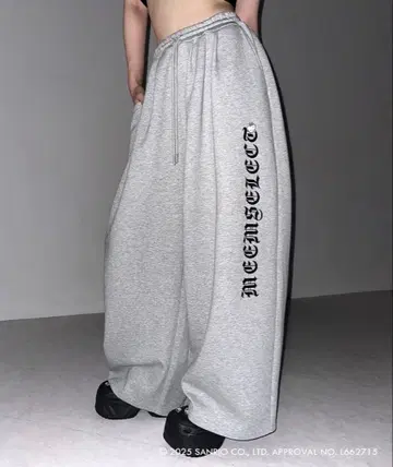 me+em select 헬로키티 그런지 로고 와이드 스웨트 팬츠