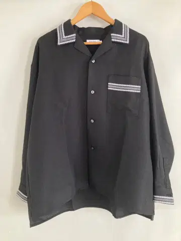 NIKO AND - 블랙 셔츠 L 사이즈