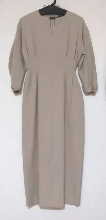 새상품급 이에나 트윌 허리 쉐이프 원피스