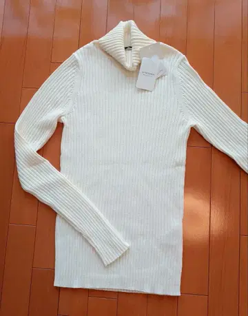 새상품 AP STUDIO 터틀넥 리브 니트