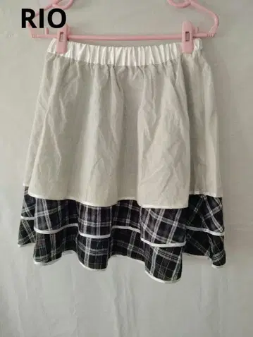 무릎 기장 단단 플레어 스커트