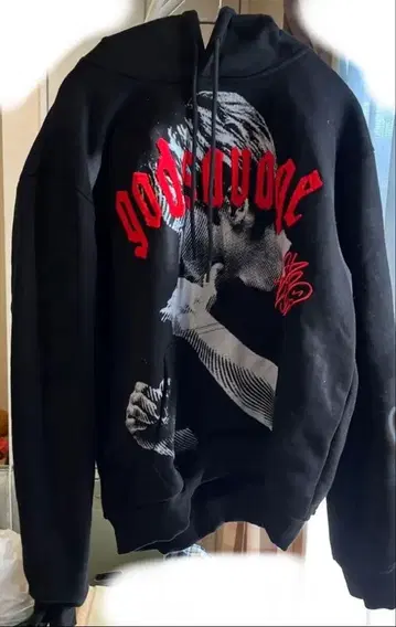 그래픽 프린트 블랙 후드티 (god souoge)