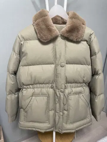 퍼 옷깃 다운 자켓