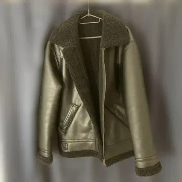 GU 런치 자켓 인조 가죽