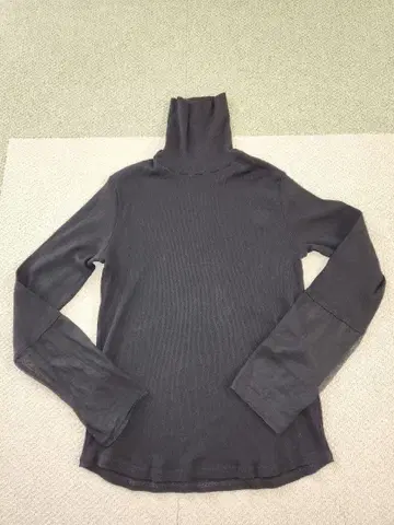 새상품급! 네스트로브 블랙 터틀넥