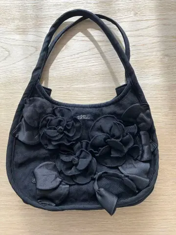 블랙 꽃 모티브 핸드백