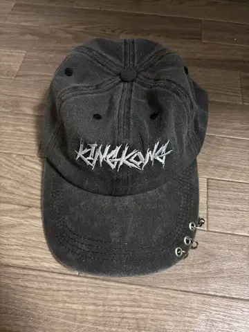 KINGKONG 자수 다크 그레이 캡
