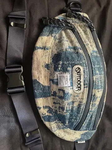 팬더멘탈 x OUTDOOR 콜라보 바디백 숄더백