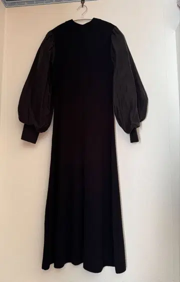 니트 원피스 소매 절개