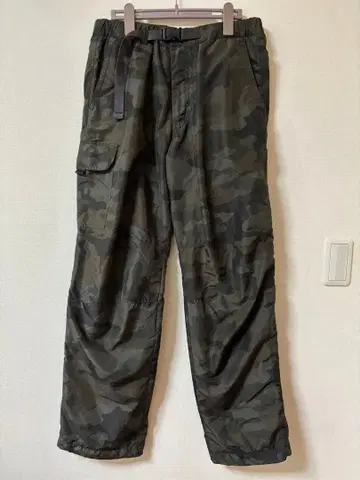새상품급 유니클로 웜 이지 팬츠 카모플라쥬 웜 팬츠 M