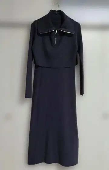 마제스틱 레곤 다크 네이비 긴팔 롱 원피스