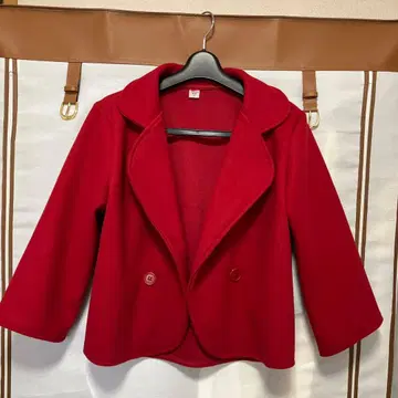 빨간색 라펠 칼라 더블 버튼 자켓