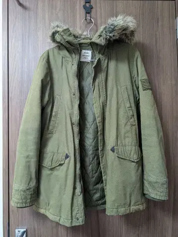 올리브 그린 후드 부착 밀리터리 자켓