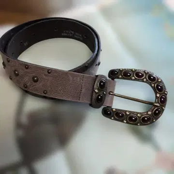 이탈리아제 스터드 장식 가죽 벨트