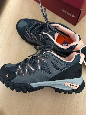 HUMTTO 트레일 러닝화 그레이/핑크 여성용 24cm