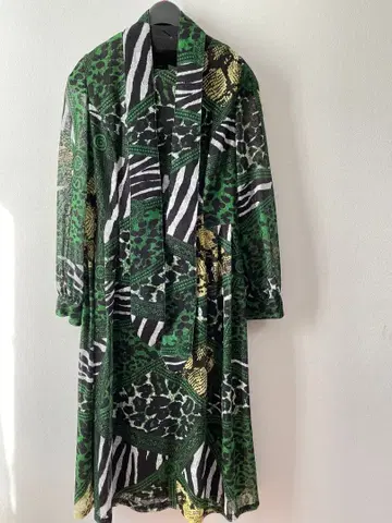 동물 패턴 긴팔 원피스 사이즈 40