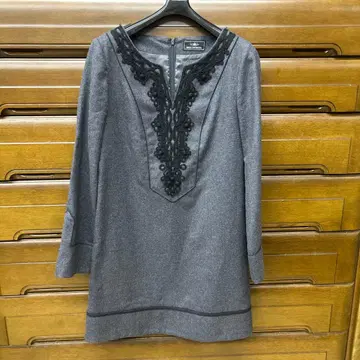 GRACE CONTINENTAL 그레이 자수 원피스