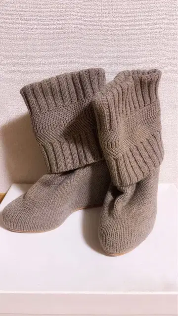 베이지 니트 롤탑 부츠