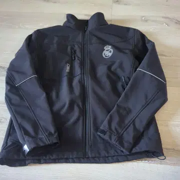 [ 스페인 현지 구매품 ] 레알 마드리드 남성용 소프트쉘 자켓