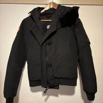 Canada Goose 블랙 다운 자켓 M