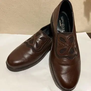 브라운 가죽 슬립온