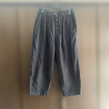 뷔르데사봉 블랙 버튼 프론트 캐주얼 팬츠