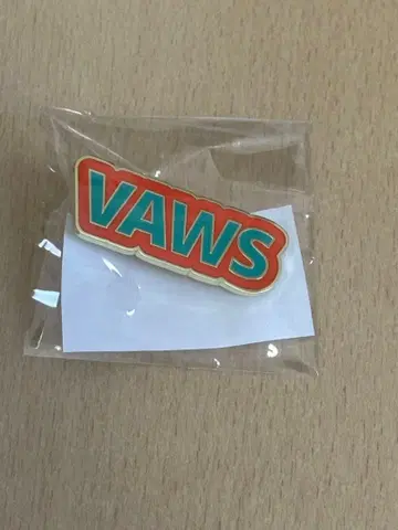 VAWS 핀 배지