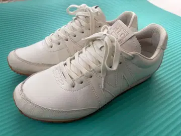 MLC 화이트 가죽 스니커즈