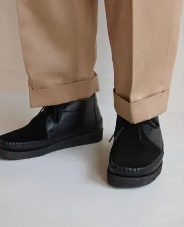 블랙 모카신 데크 슈즈