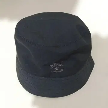 IL BISONTE 블랙 버킷 햇