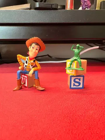 제일복권 토이스토리 G상 우디와 그린 아미 피규어 세트