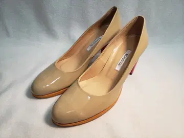 ROSSINI 에나멜 펌프스 24.5cm 베이지