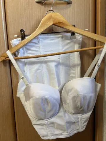 Wacoal 화이트 코르셋 브라이덜 이너