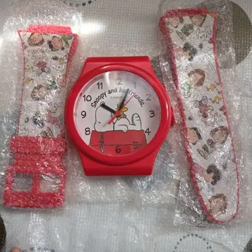 스누피 벽걸이 시계 손목시계형