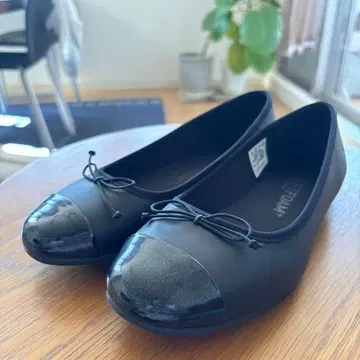 [ 새상품급 ] 푸마 YONGI FLAT RIBBON 플랫슈즈 23.5