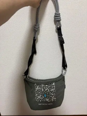 블루 보틀 커피 숄더백 올리브 그린