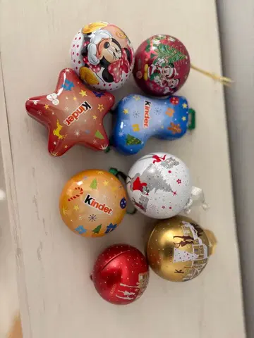 Kinder 크리스마스 오너먼트 8개 세트