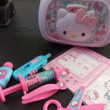 헬로키티 의료 완구 세트