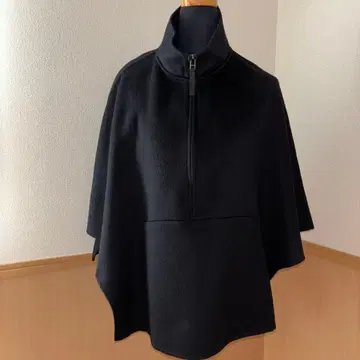 투모로우랜드 케이프 코트