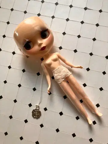 사일런트 루크레시아 네오 브라이스 본체만 두피 없음