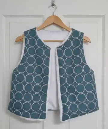 포켓 부착 dop 탬버린 & 토끼 보아 베스트 [ blue white ]