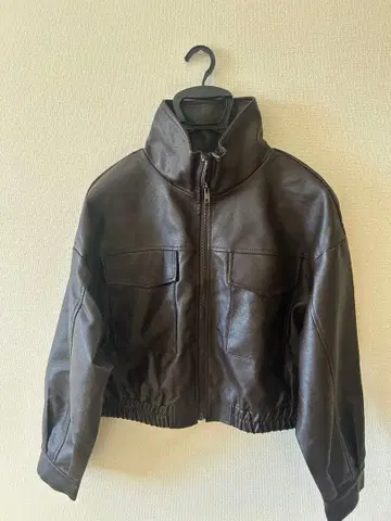 다크 브라운 가죽 자켓