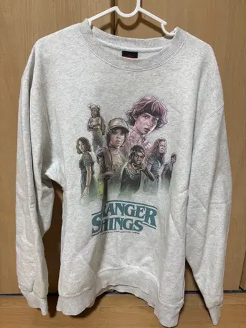 스트레인저 싱스 크루넥 맨투맨