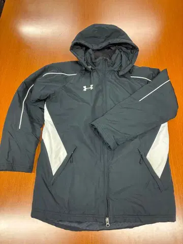 언더 아머 후드 부착 다운 자켓