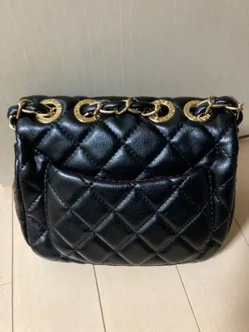 블랙 퀼팅 숄더백